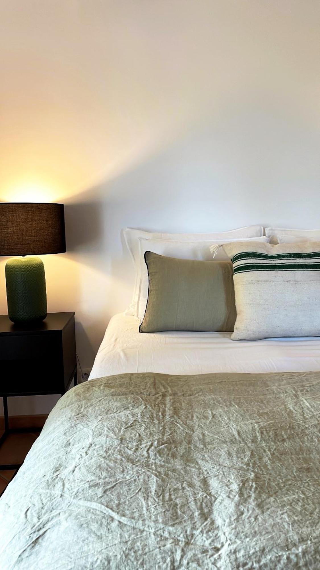 Le Cigalon Bed & Breakfast เลอโบสเซต์ ห้อง รูปภาพ