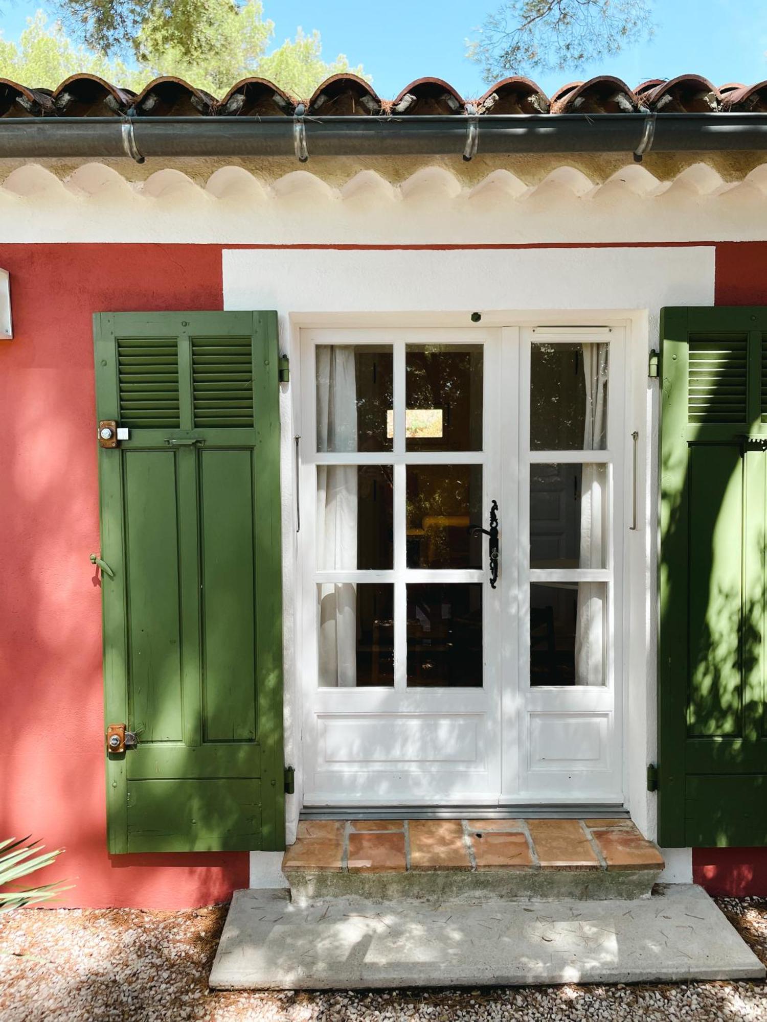 Le Cigalon Bed & Breakfast เลอโบสเซต์ ภายนอก รูปภาพ